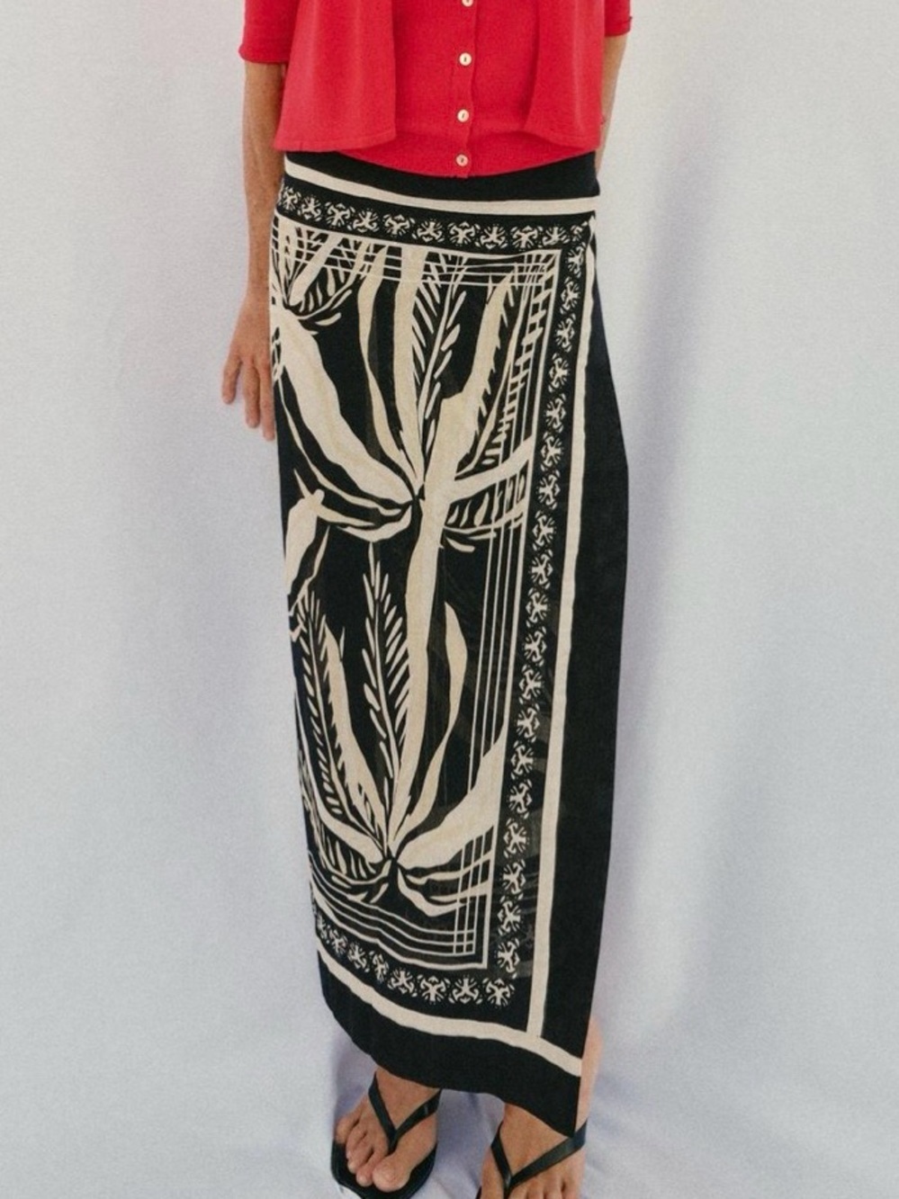 Zara Palm Tree Pareo Skirt in Black and Ivory. Rare and top viral sensation!